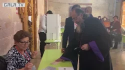 «Հանուն Հայաստանի Հանրապետության». Միքայել արքեպիսկոպոս Աջապահյանը քվեարկեց